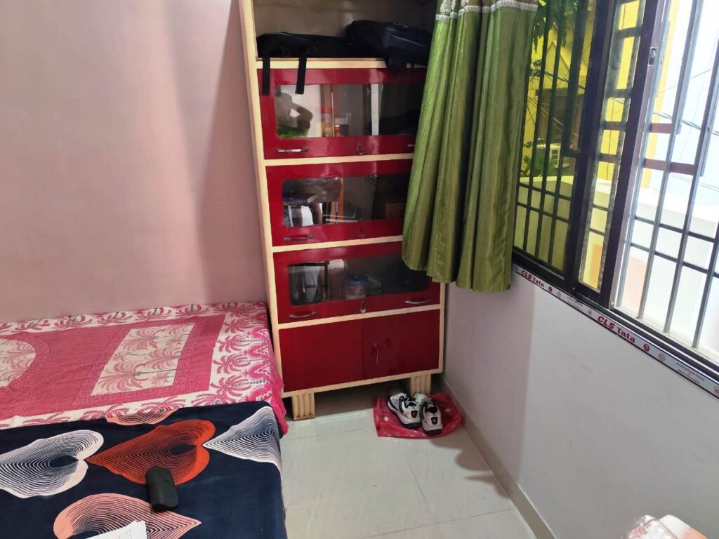 Double Non-Ac Rooms for students at best Boys Hostel in Boring Road, Patna